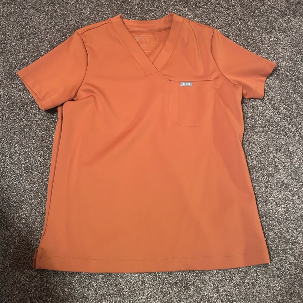 FIGS Set of FormX scrubs